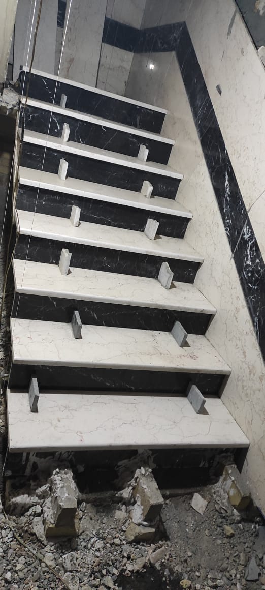 اجرای سنگ و سرامیک ساختمان کاسیت در کرمانشاه